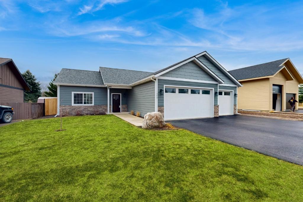 Modern Mountain View Escape - Image 6