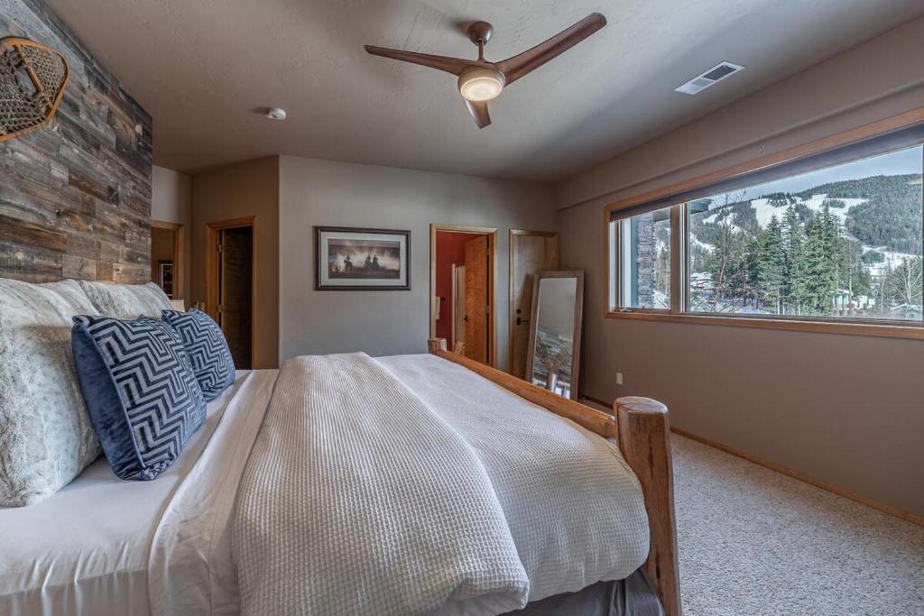 Beautiful Mountain Modern Home 4Bedroom Spa - Image 5