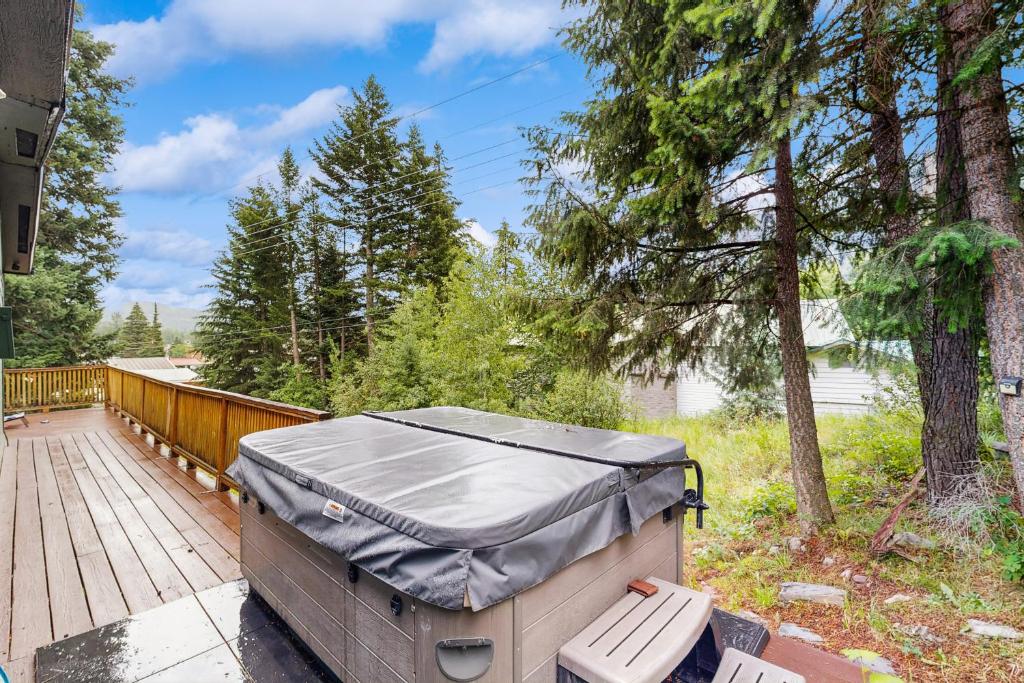 Hungry Horse Hideout - Upper Level