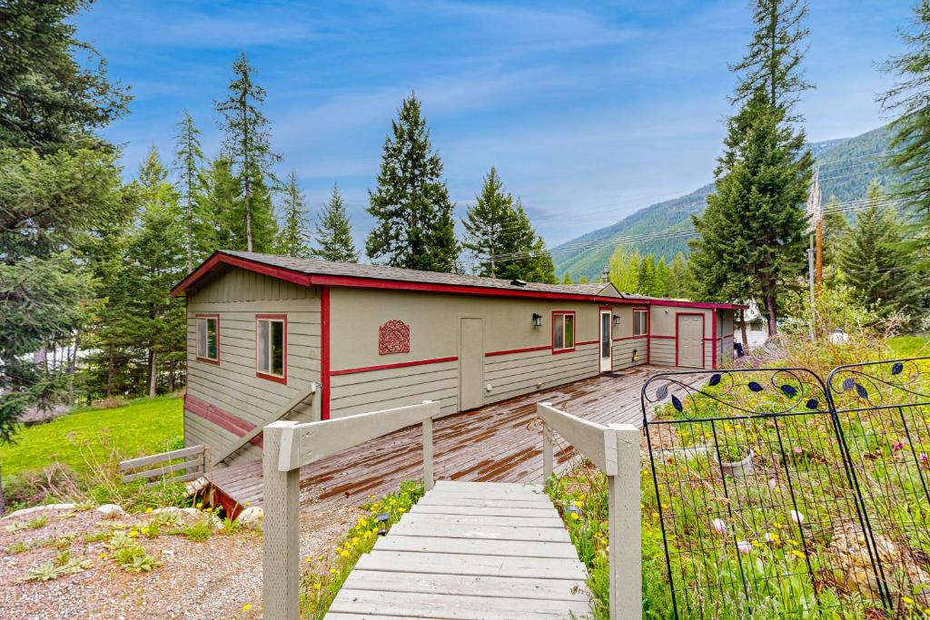 Hungry Horse Hideout - Upper Level