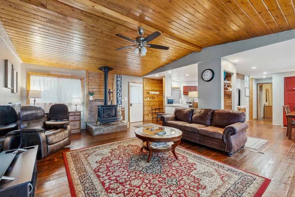 Hungry Horse Hideout - Upper Level - Image 5