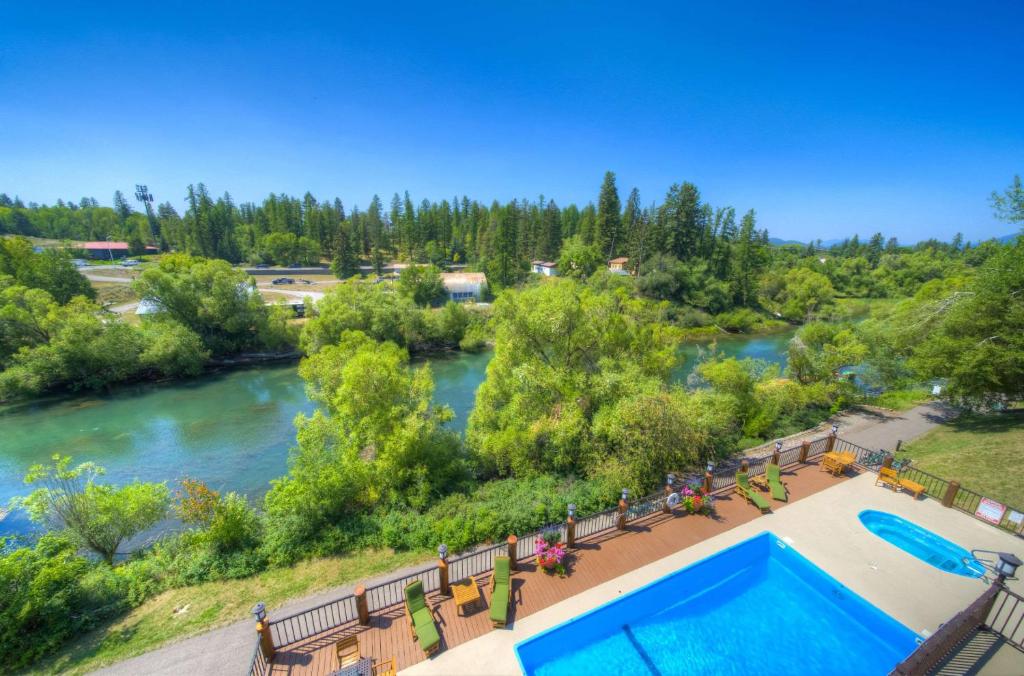 Whitefish Riverfront Hotel