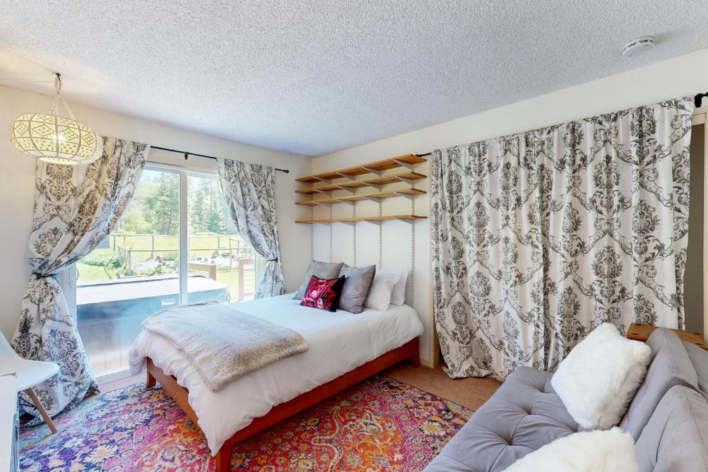 Hot Tub (Jacuzzi) - Photo 2