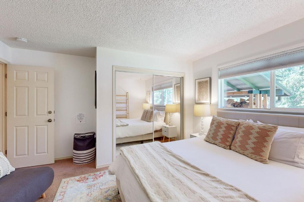 The Cozy Country Home - Image 7