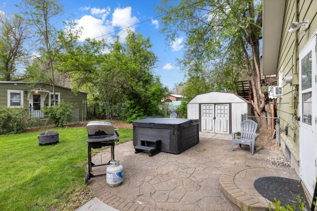 Hot Tub (Jacuzzi) - Photo 2