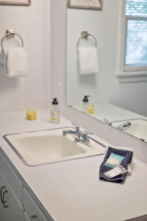 Bo's Big Green Charming Retreat Hot Tub Games - Image 8