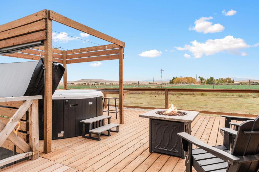 Hot Tub (Jacuzzi) - Photo 2