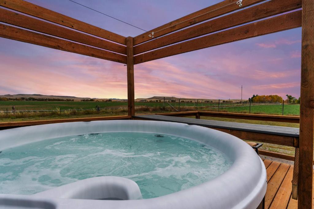 Hot Tub (Jacuzzi) - Photo 4