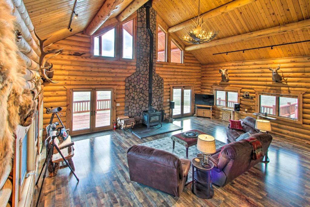 Stunning Mountain-View Ranch on 132 Acres! - Image 4