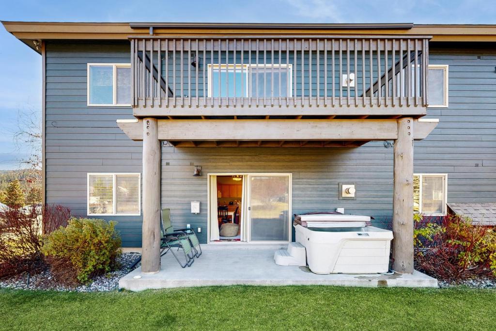 Hot Tub (Jacuzzi) - Photo 3