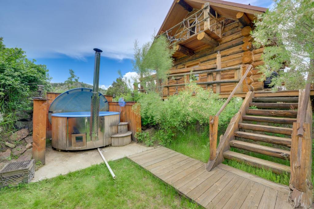 Alder Home with Mountain Views 2 Mi to Ruby River