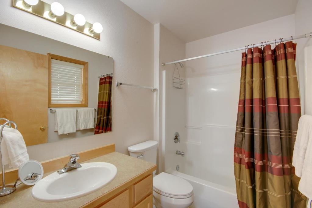 Cedar Creek Condo Free Shuttle to Big Sky Resort! - Image 8