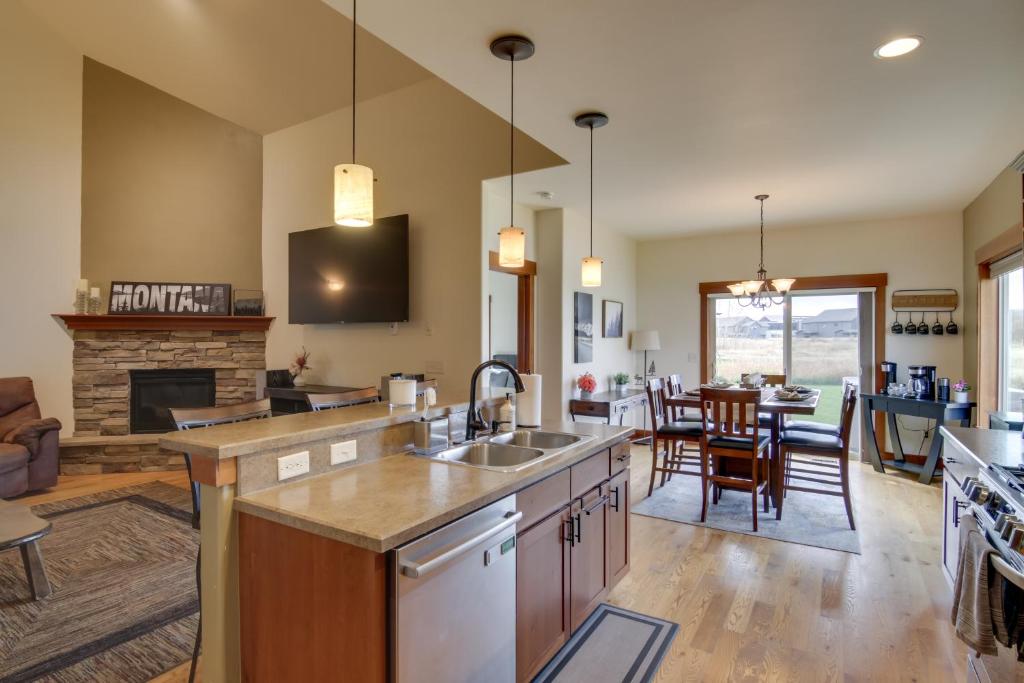 9 Mi to Downtown Bozeman Vacation Home with Hot Tub - Image 4