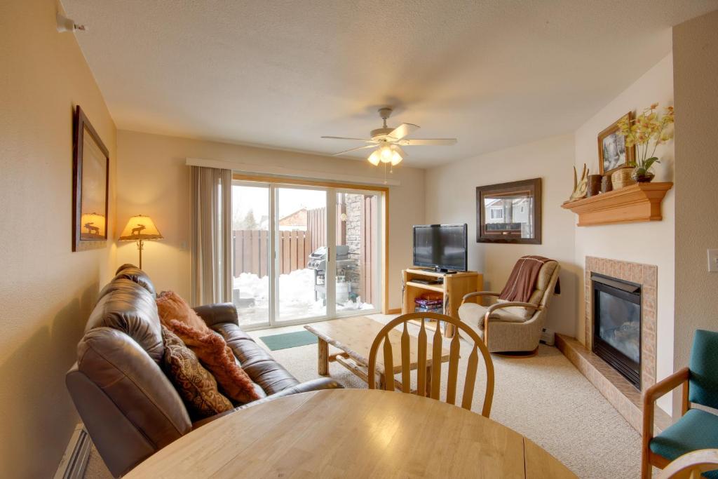 Condo in Cedar Creek with Shuttle to Big Sky Resort! - Image 5