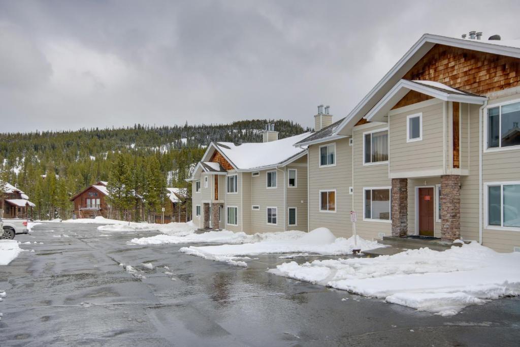 Condo in Cedar Creek with Shuttle to Big Sky Resort! - Image 6