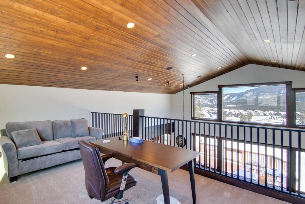 Spacious Big Sky Home with Hot Tub and Grill! - Image 4