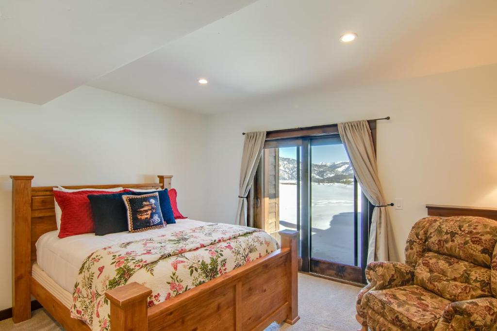 Spacious Big Sky Home with Hot Tub and Grill! - Image 7