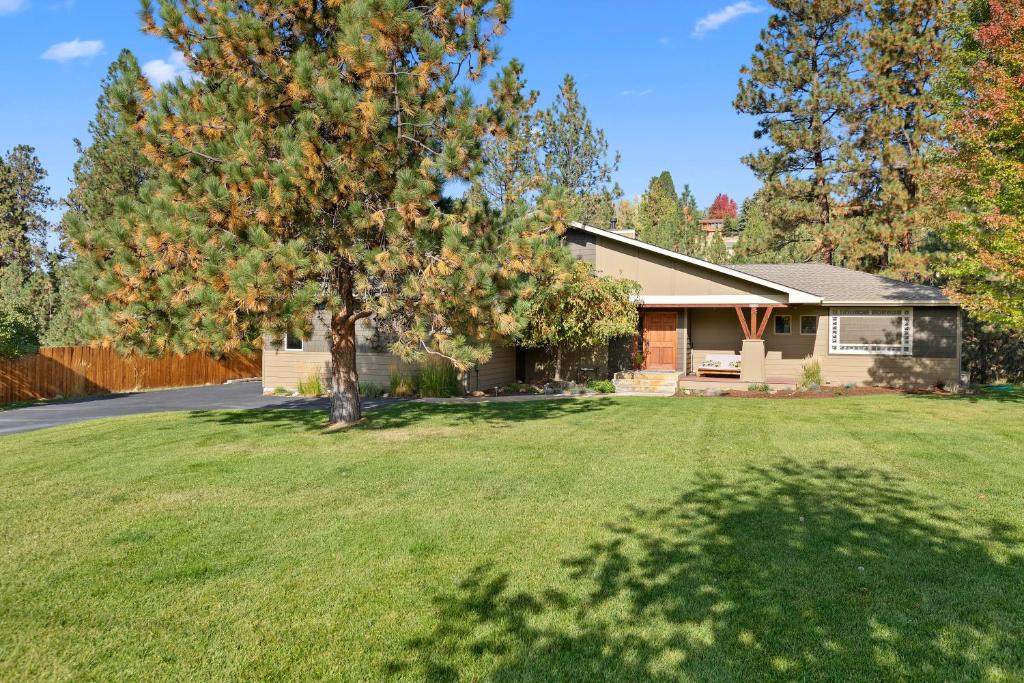 Hot Tub Family Friendly Garden City Getaway - Image 6