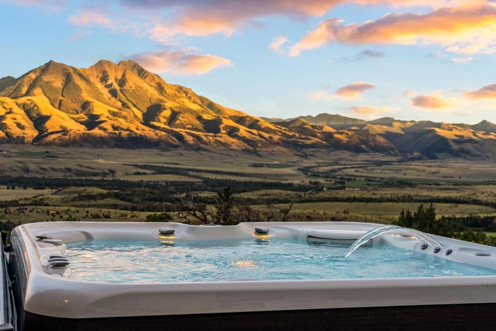 Hot Tub (Jacuzzi) - Photo 8