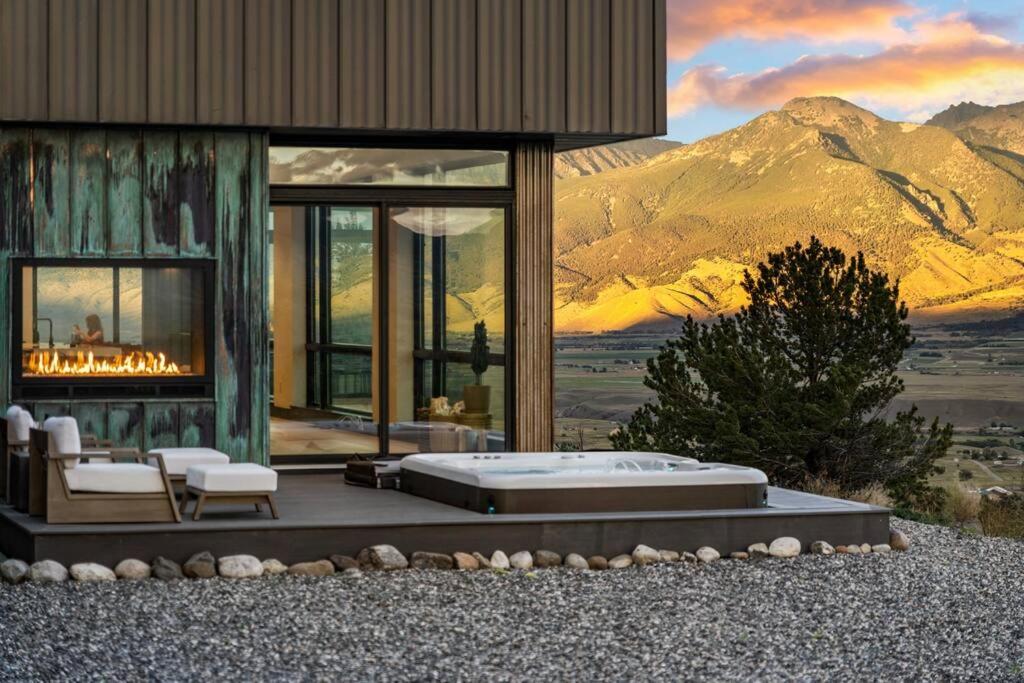 Eagles Wings Luxe Yellowstone Retreat Condé Nast