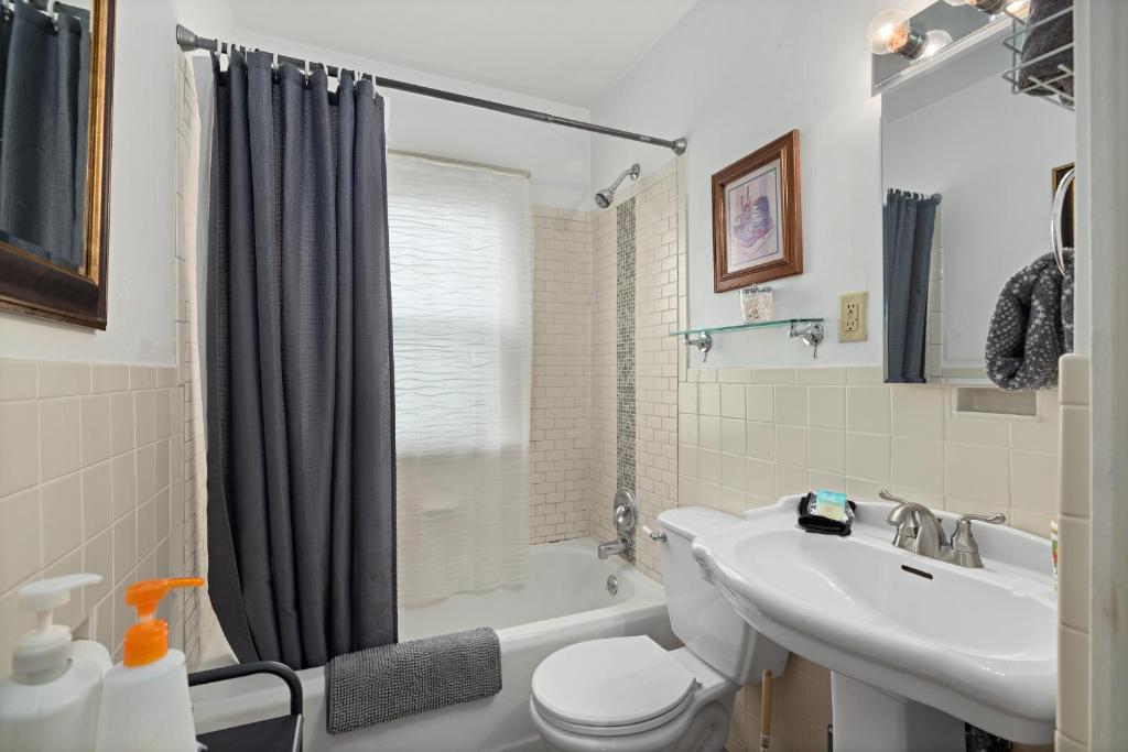 Bo's Rusty Relic Central Billings near park, hospital, shared hot tub, sauna - Image 8