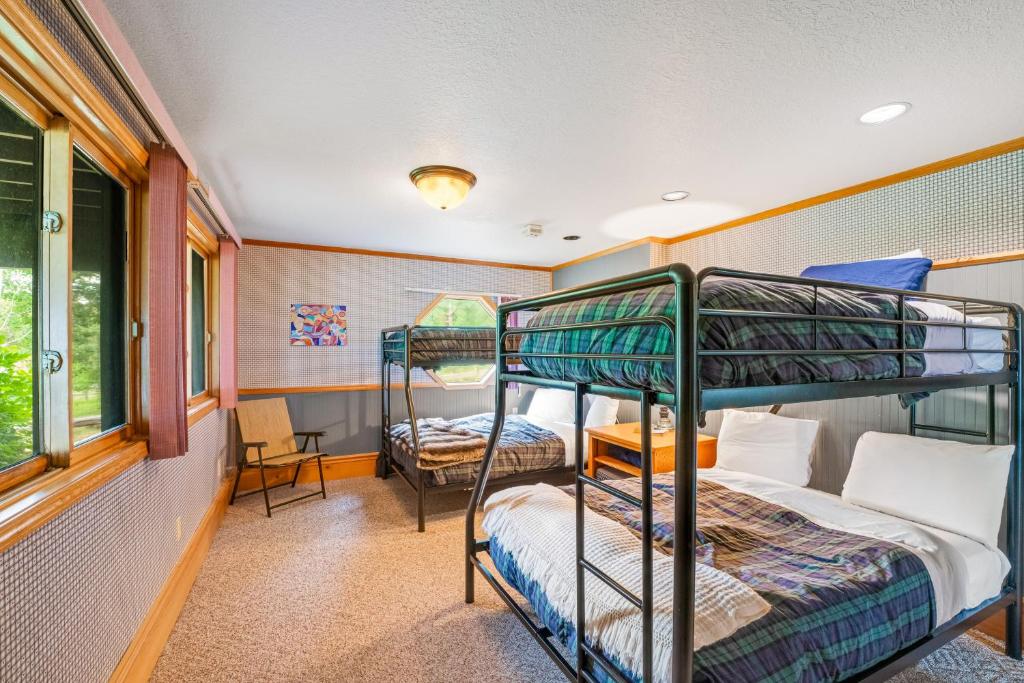 Lazy K on Peaceful Bay - Lake House - Image 7