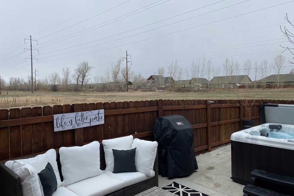 Hot Tub (Jacuzzi) - Photo 3