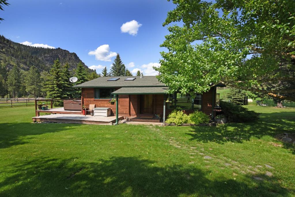 Montana Rock Creek Cabin - Image 6