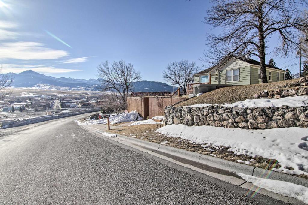 Hot Tub (Jacuzzi) - Photo 2