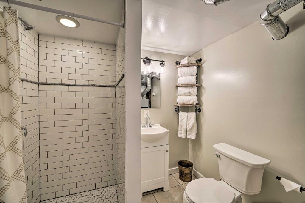 Yellowstone Country Family Home with View and Hot Tub - Image 8