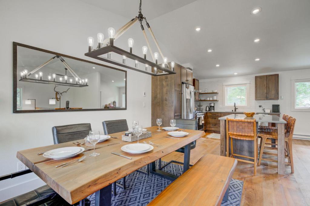 Newly Updated! Hot tub/pool! Mountain View! Pets! - Image 8