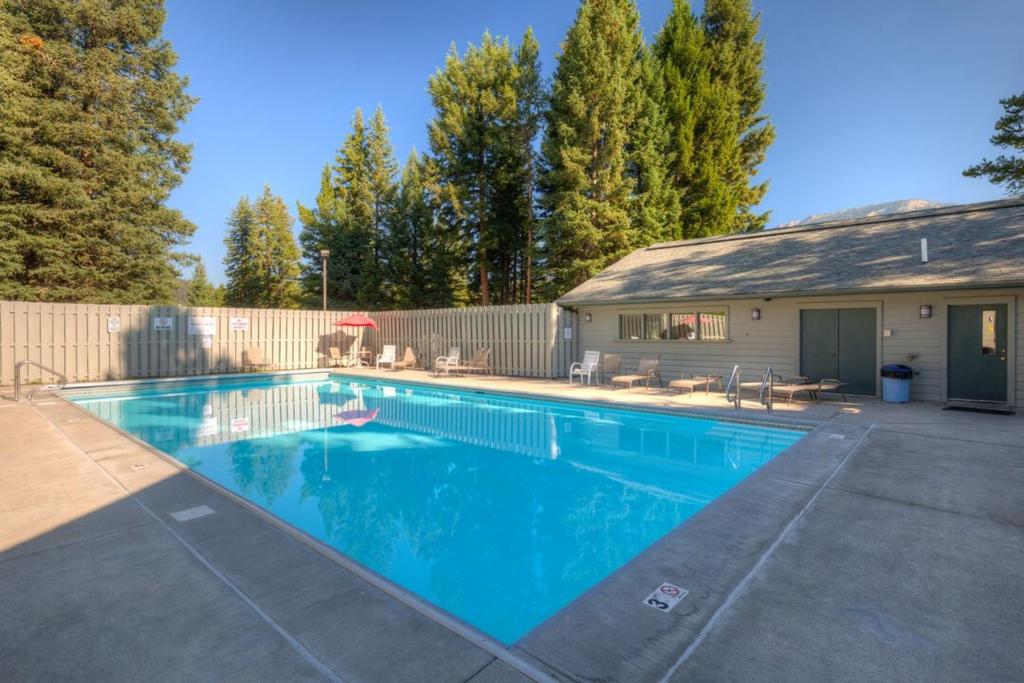 Newly Updated! Hot tub/pool! Mountain View! Pets! - Image 4