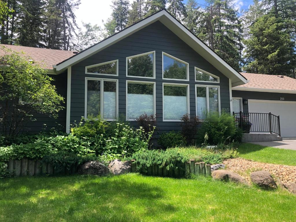 Whitefish Home, Sleeps 7, Hot Tub, AC - Image 6