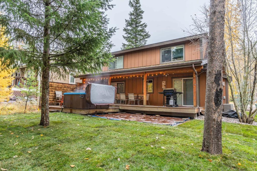 Hot Tub (Jacuzzi) - Photo 3