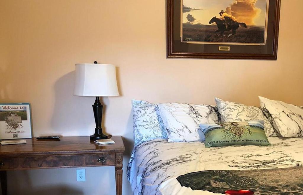 Peaceful Vacation Getaway, Private Yard, Hot Tub, 360 Views, Cozy Cottage in the heart of the Bitterroot Valley, Sage Cottage 406 - Image 7