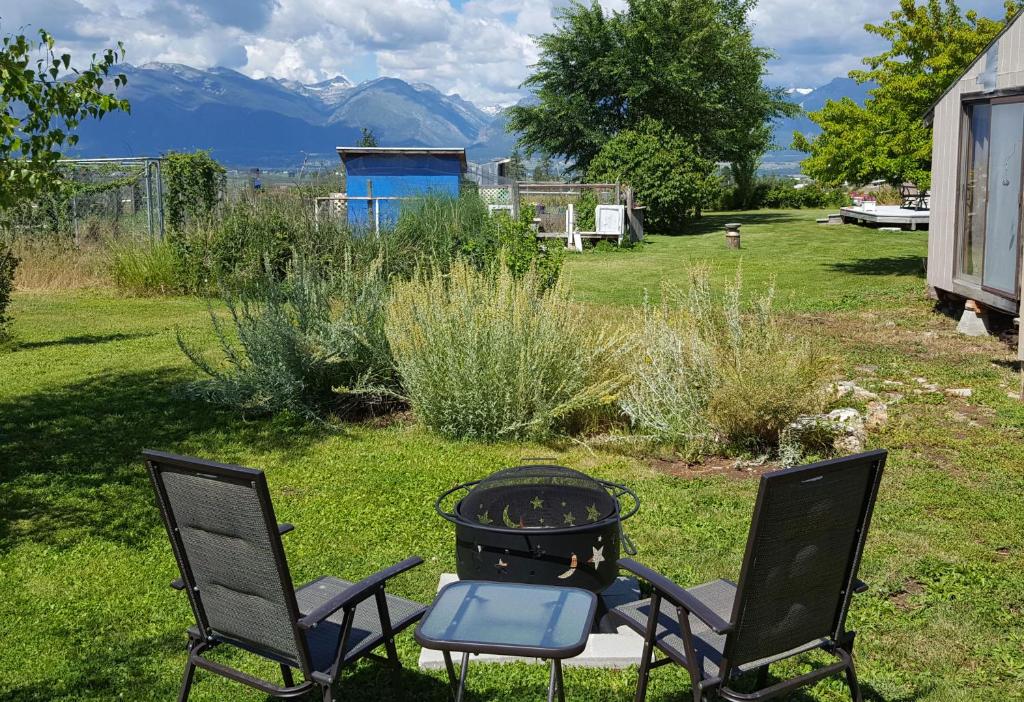 Peaceful Vacation Getaway, Private Yard, Hot Tub, 360 Views, Cozy Cottage in the heart of the Bitterroot Valley, Sage Cottage 406 - Image 6