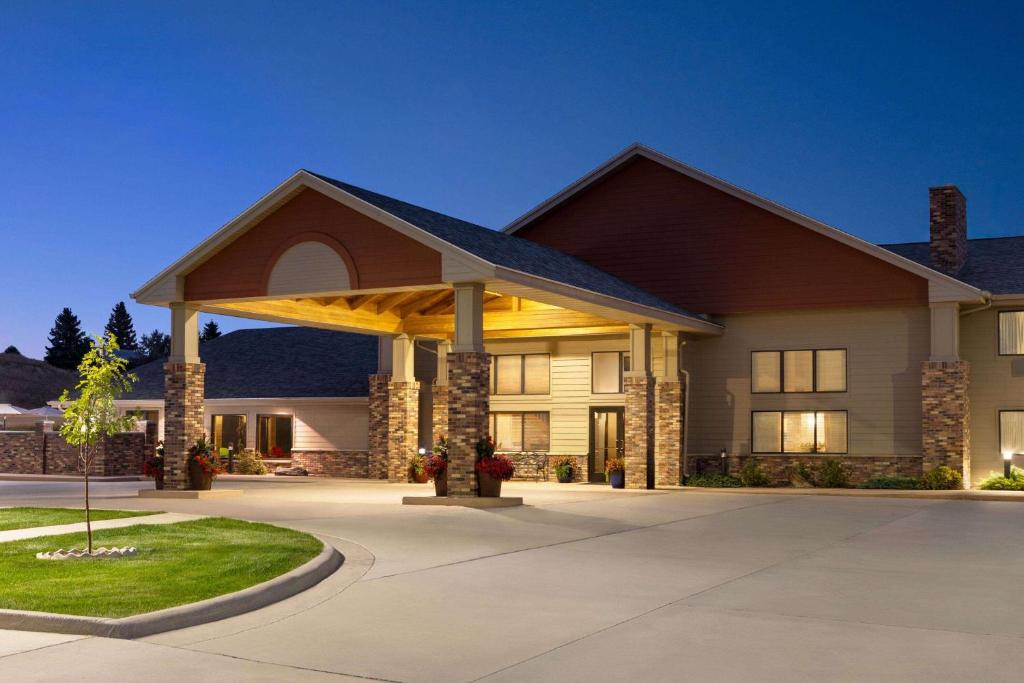 AmericInn by Wyndham Havre - Image 6