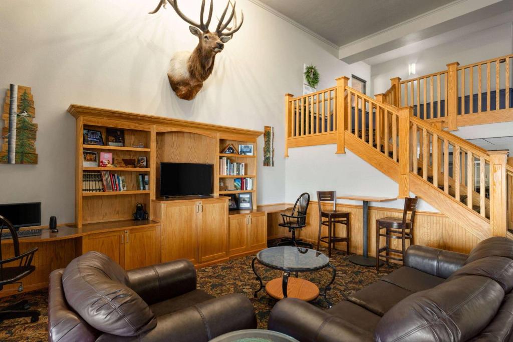 AmericInn by Wyndham Havre - Image 5