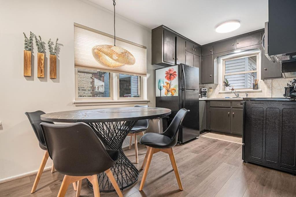 Relaxing Spot with Zen Garden & Year-Round Hot Tub - Image 8