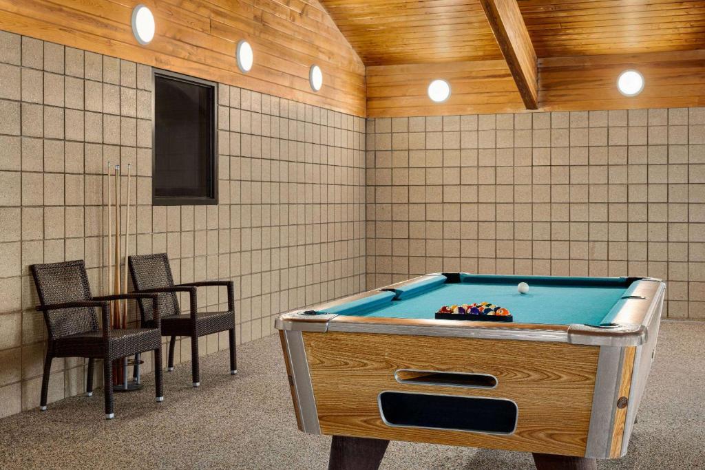 AmericInn by Wyndham Lincoln South - Image 6