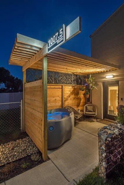 Hot Tub (Jacuzzi) - Photo 4