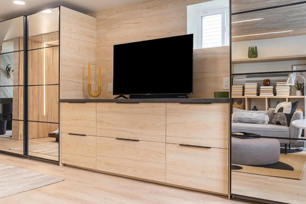 Lux Studio Oasis Hot Tub Cozy Heated Floors - Image 8