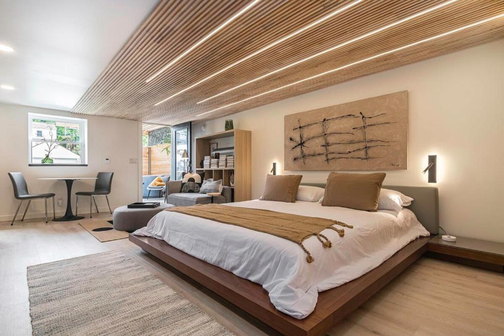 Lux Studio Oasis Hot Tub Cozy Heated Floors - Image 6