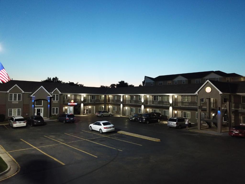 Relax Inn Motel and Suites Omaha - Image 6