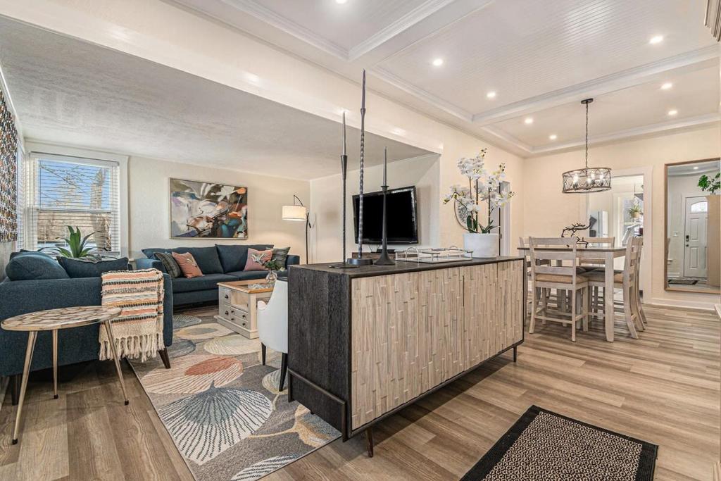 Midtown Spot Lovely Fenced Backyard & Hot Tub - Image 6