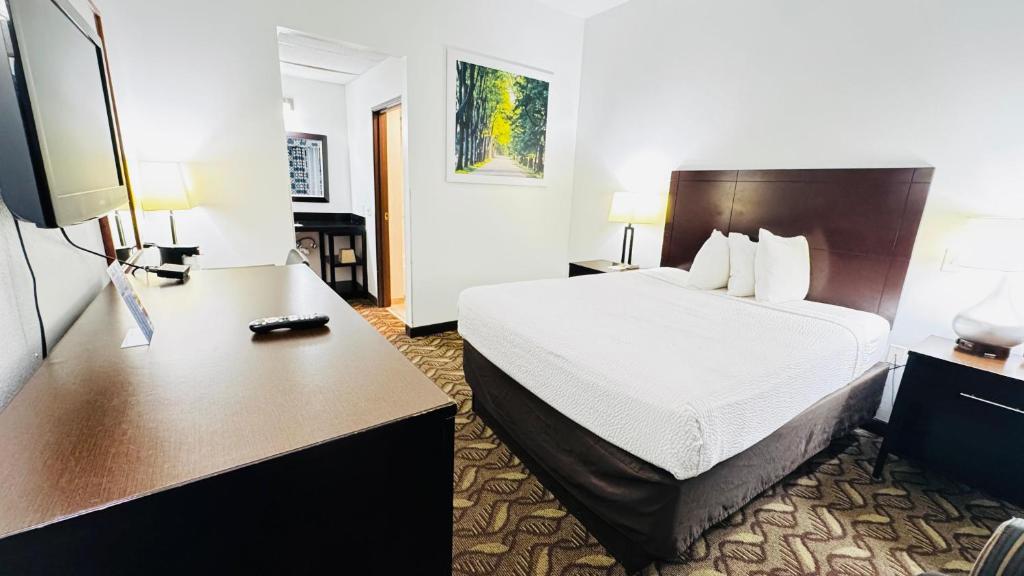 Days Inn by Wyndham North Platte - Image 6