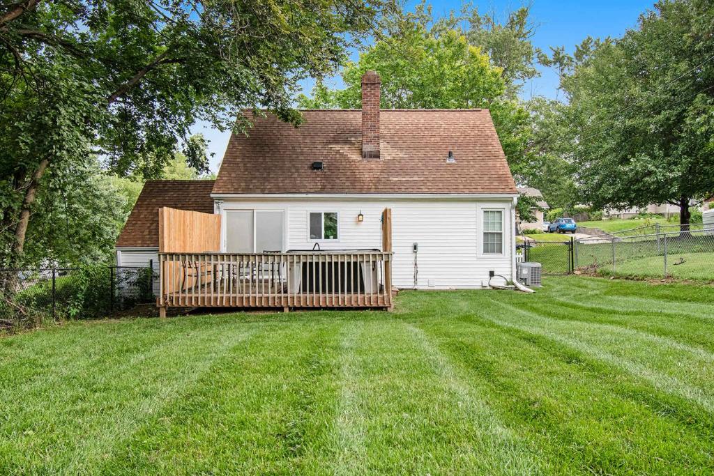 Hot Tub (Jacuzzi) - Photo 4