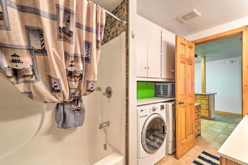 Hot Tub (Jacuzzi) - Photo 2