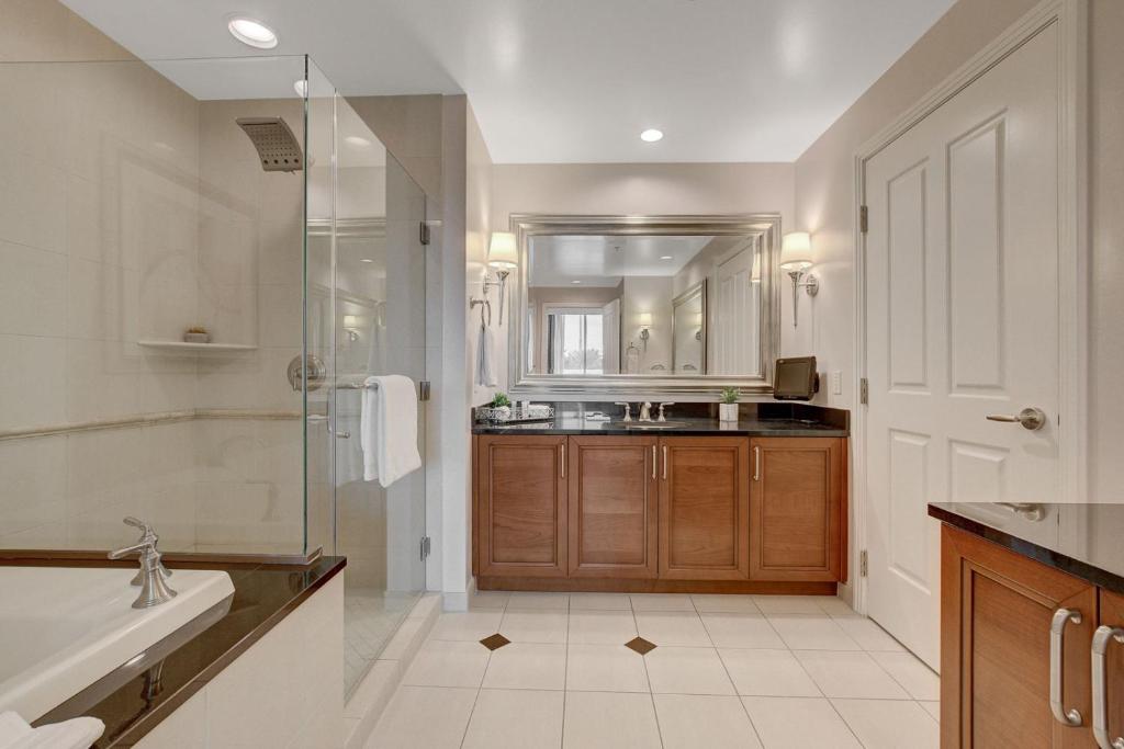 The Cerulean Suite at MGM Signature Tower 3 BALCONY - Image 5