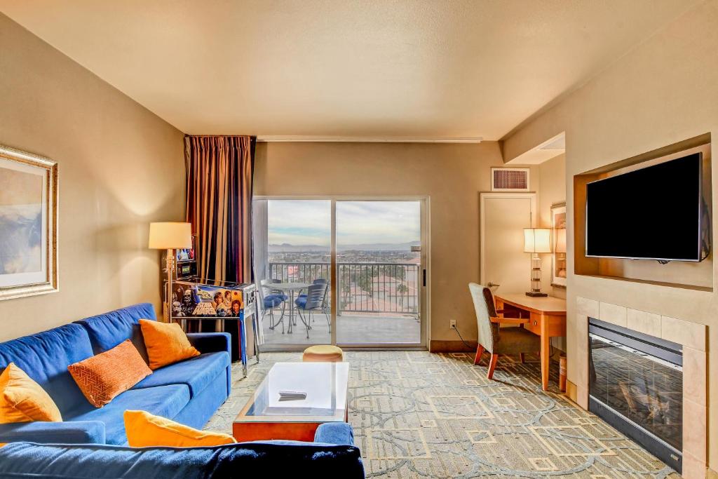 Diligence at The Platinum - NO Resort Fees and Free Parking - Image 4